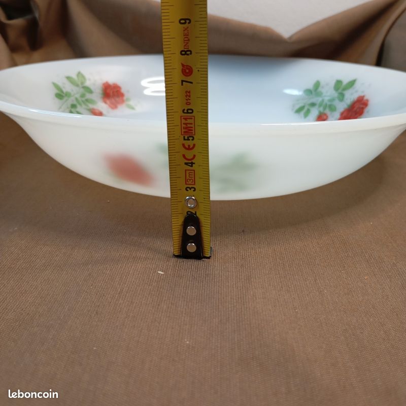 Plat Arcopal Rose - Ginette et Gilbert