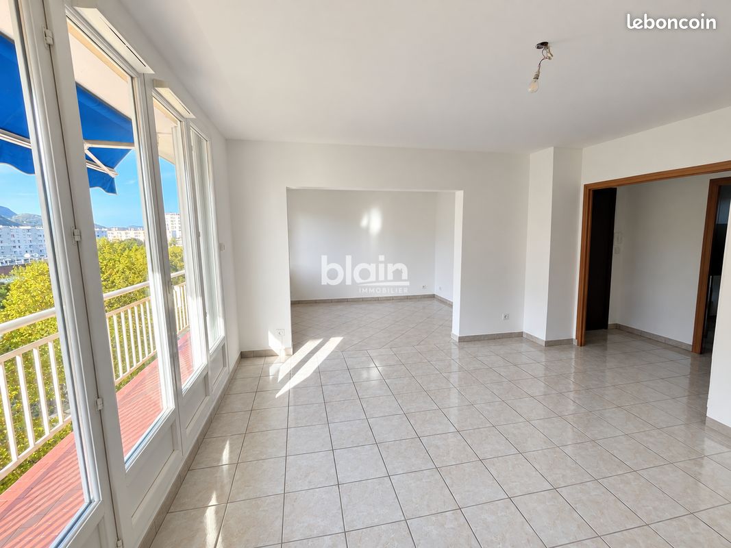 Appartement 3 pièces 73 m² · au Pont-de-Claix · 73 m² · 900 €/mois