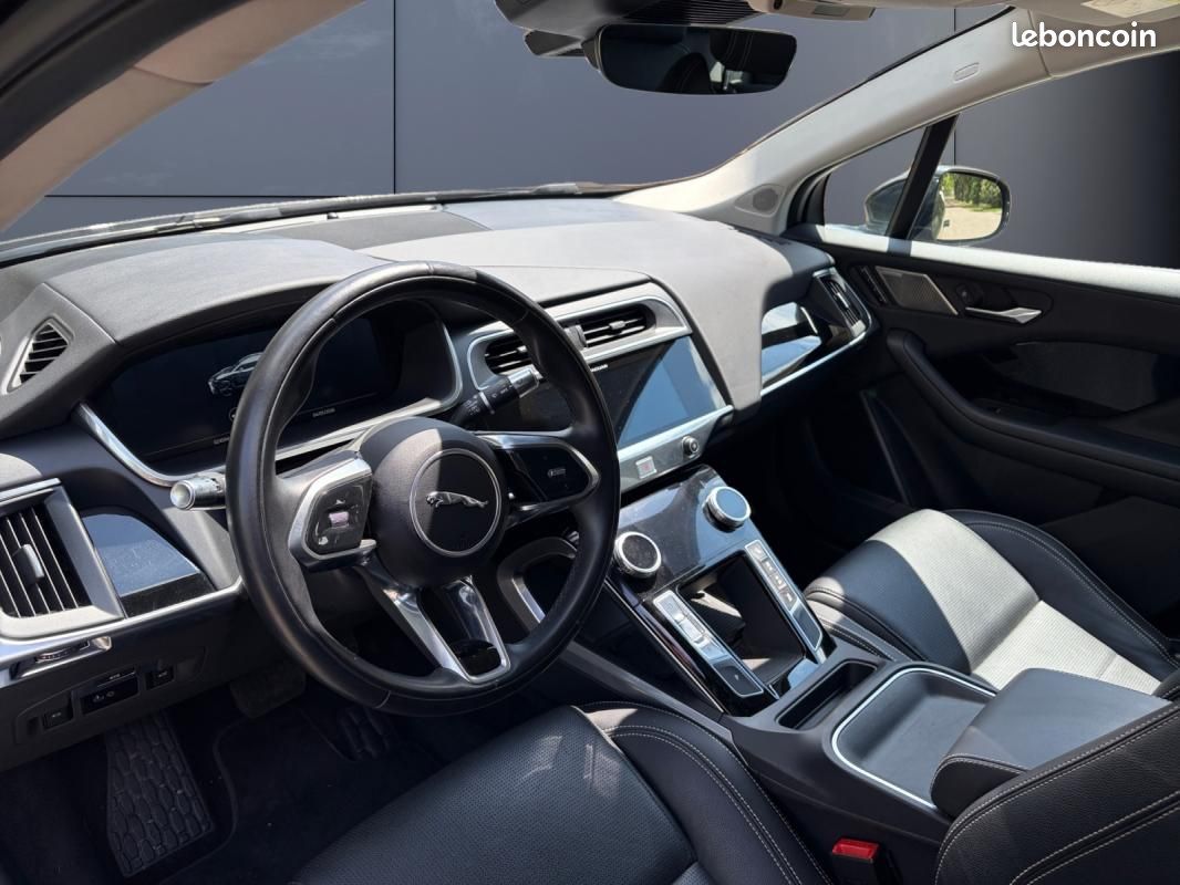 Jaguar I-PACE SE EV400 ch /Carplay/Toit panoramique/Cuir étendu/Caméra 360/Son meridian (image 9)