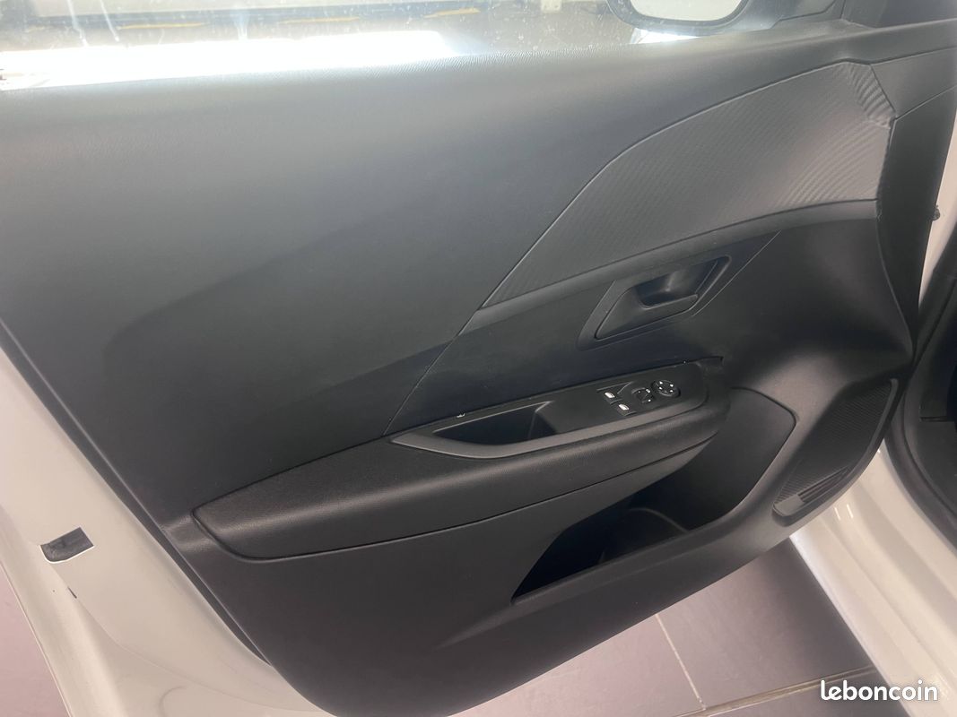 Peugeot 208 bluehdi 100 s&s bvm6 premium (image 15)