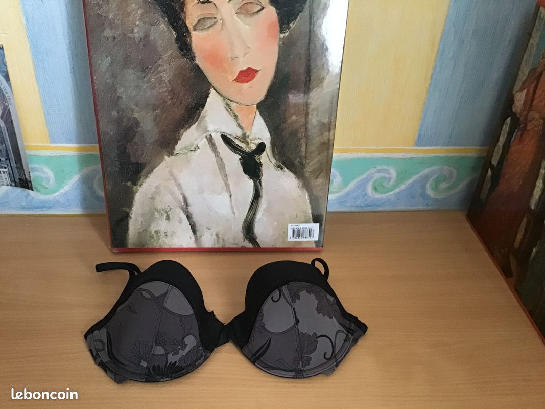 Joli soutien-gorge Esprit .Taille 90c (image 1)