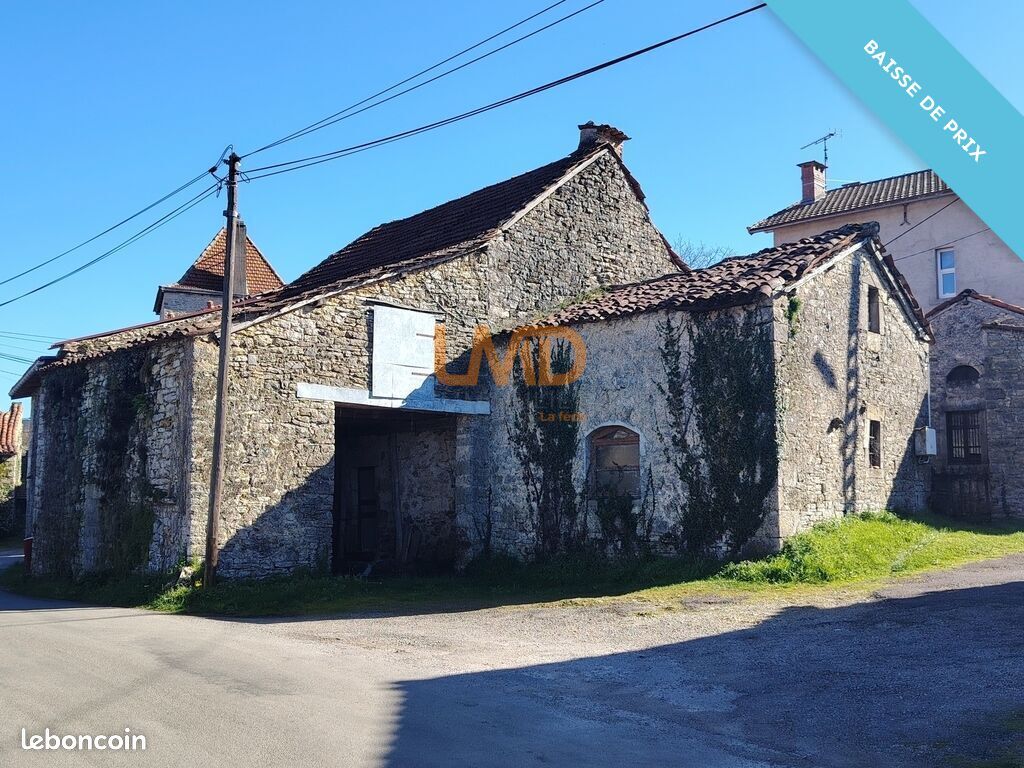 Parking 100 m² · à Villefranche-de-Rouergue · 100 m² · 21 000 €