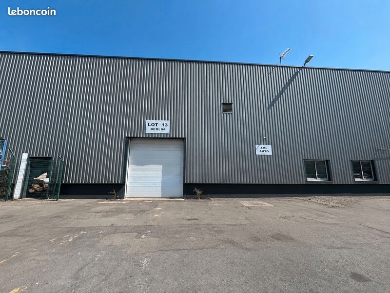 Local d'activité 399 m² (image 1)