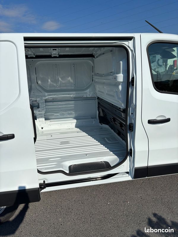 🔸 Renault Trafic L1H1 - 2025 - 150ch Diesel (26.990 HT) (image 6)
