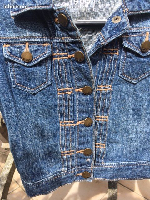 Blouson en jean GAP T. 4 ans état neuf (image 3)
