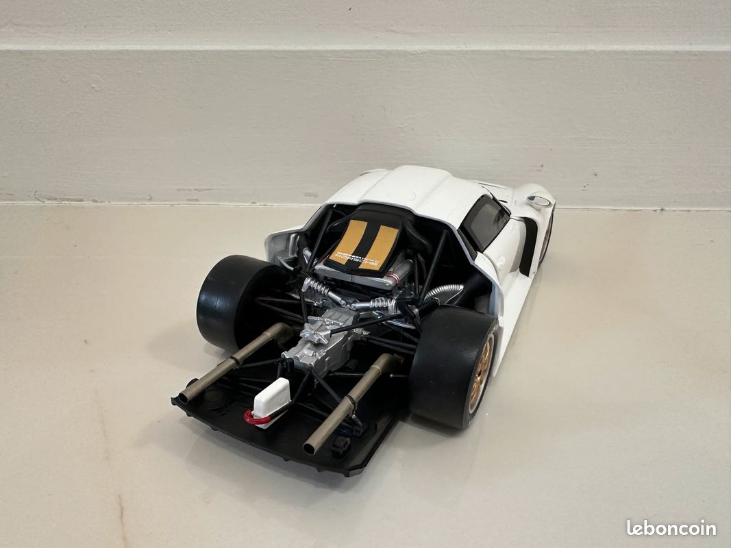 Porsche 911 GT1-98 2ème Le Mans 1998 n° 25 1/18 Maisto 38864