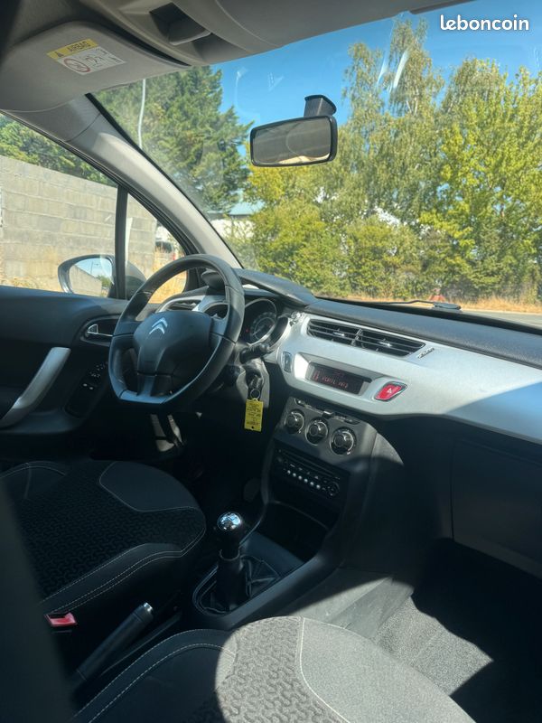 Citroen C3 1.4i Attraction Citadine (image 5)