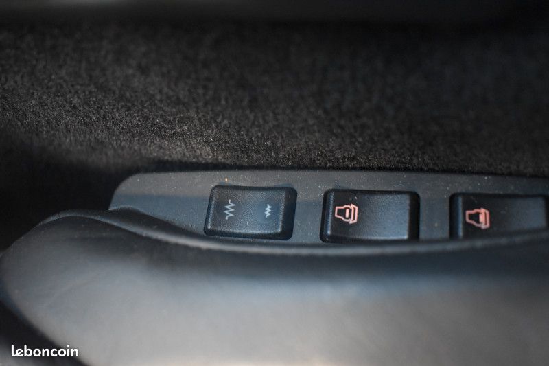 Aston martin DB9 COUPE V12 5.9L 477CH TOUCHTRONIC2 (image 28)