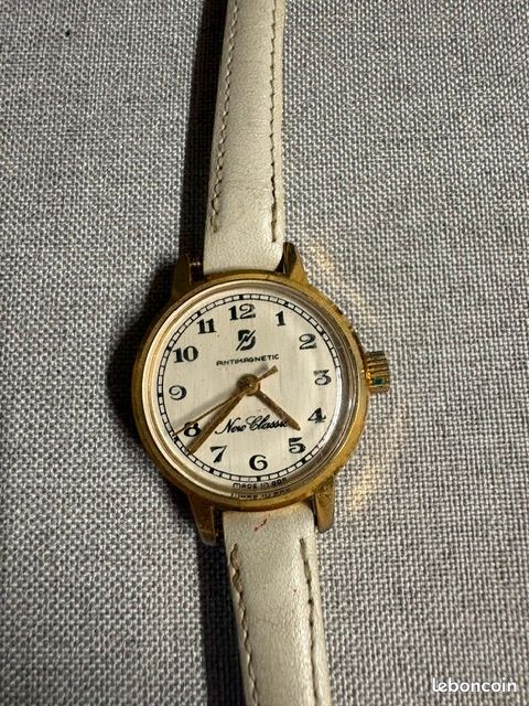 Montre mécanique vintage de la marque "New Classic" (image 3)