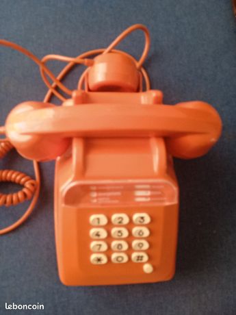 Téléphone vintage Socotel S63 à touches orange – Le