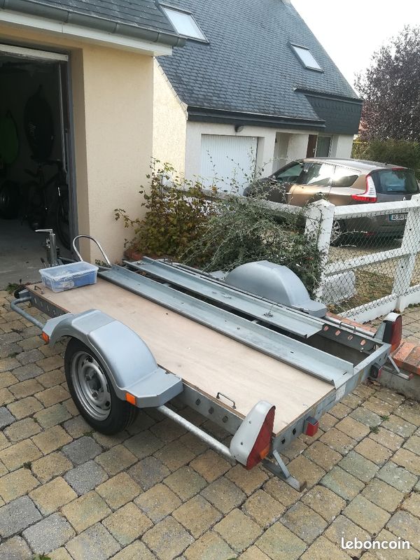 Remorque moto a louer Autres services