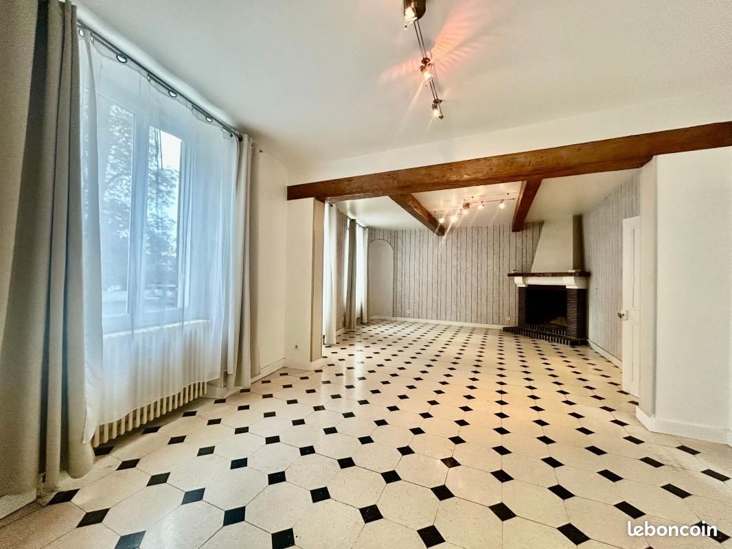 Maison 5 pièces 168 m² · à Corbeil-Essonnes · 168 m² · 358 000 €