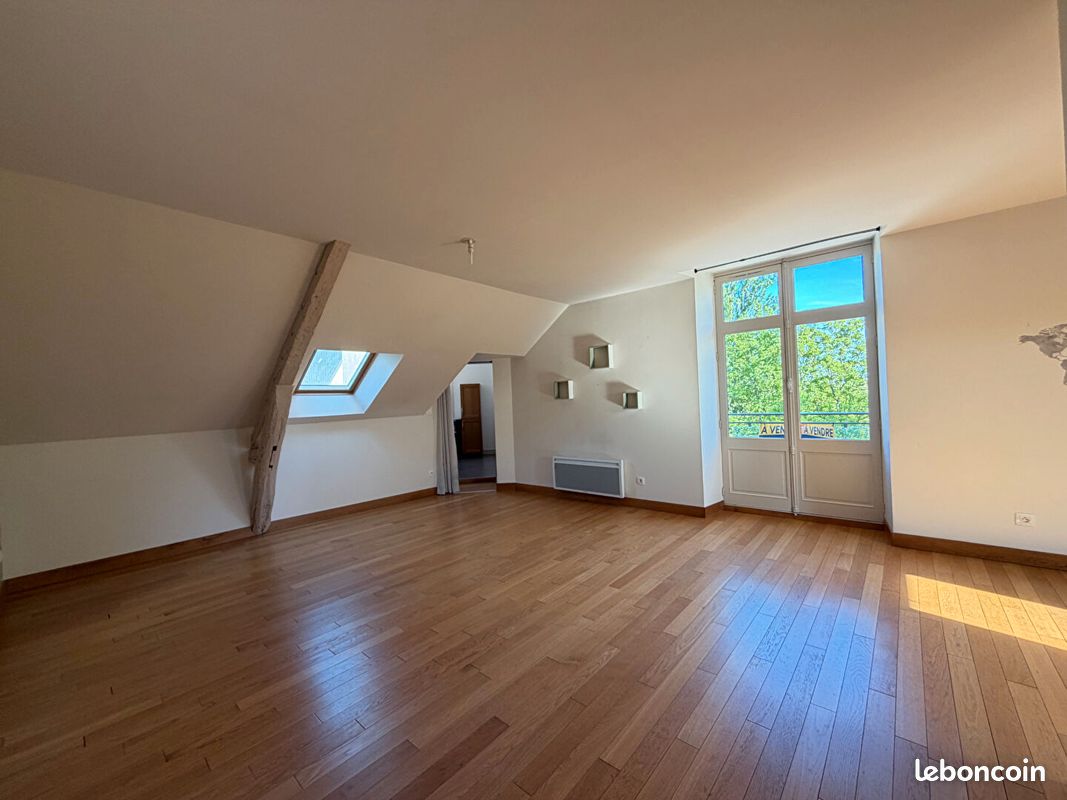 Appartement 3 pièces 80 m² · à Châteauroux · 80 m² · 725 €