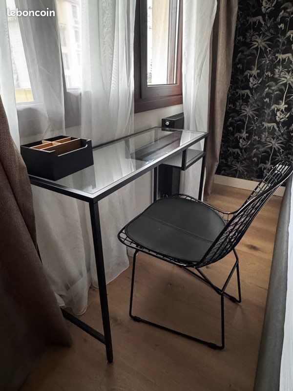 Bureau (image 2)