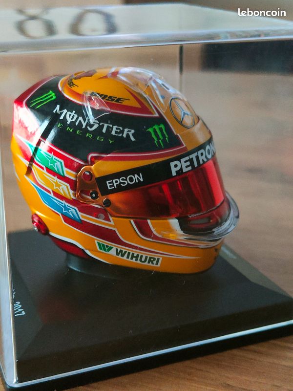 Casque réplique Lewis Hamilton 2017 F1 Grand Prix d'Abu Dhabi Échelle – All Racing Helmets