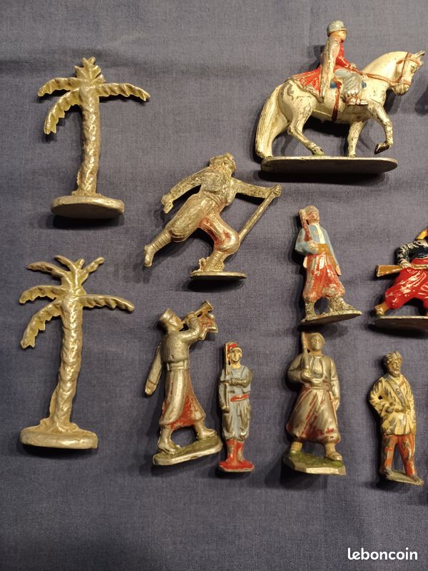 Soldat De Collection En Plomb Creux : Bédouin Avec Chameau - Figurine Vintage Cassée Avec Manques, Pour Restauration Ou Pièce