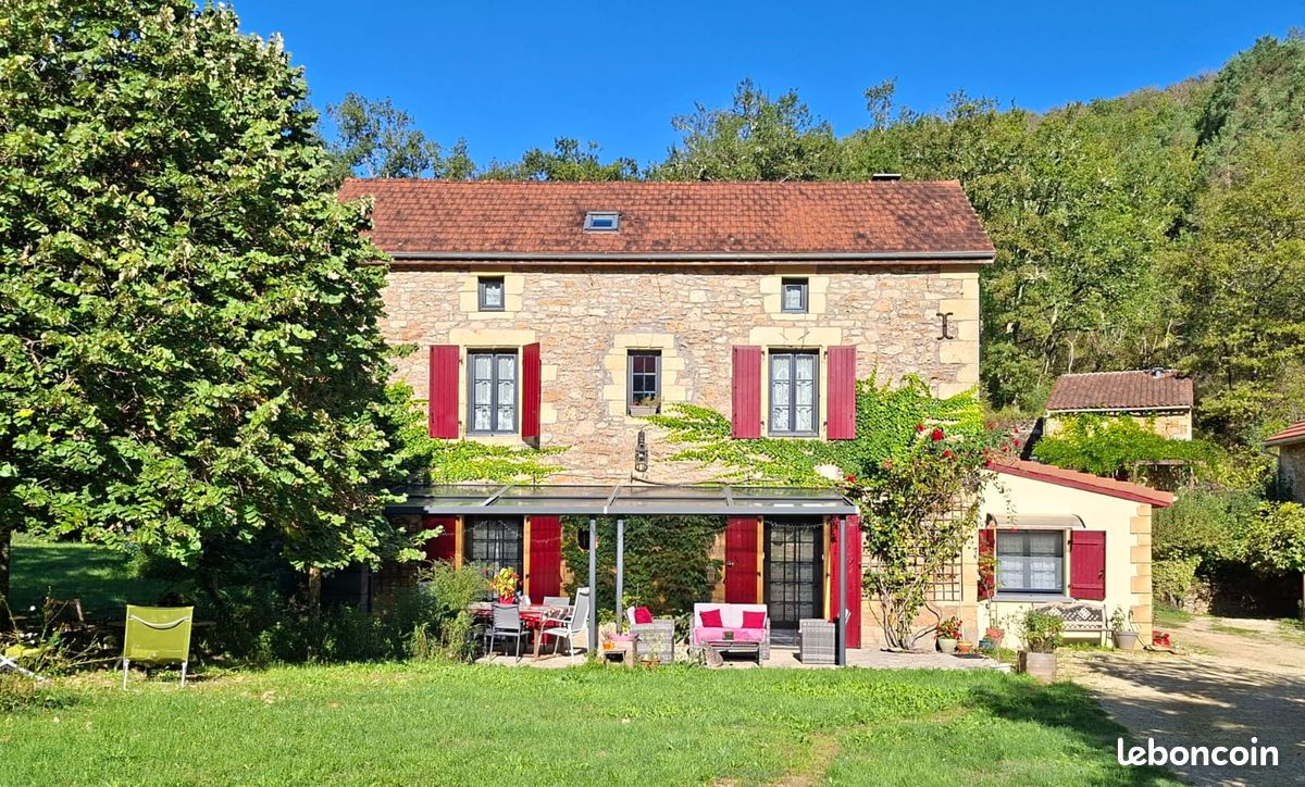 Maison 8 pièces 225 m² · à Castelnaud-la-Chapelle · 225 m² · 630 000 €