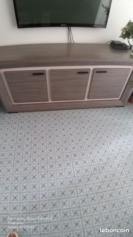 Meuble bas avec miroir (image 2)