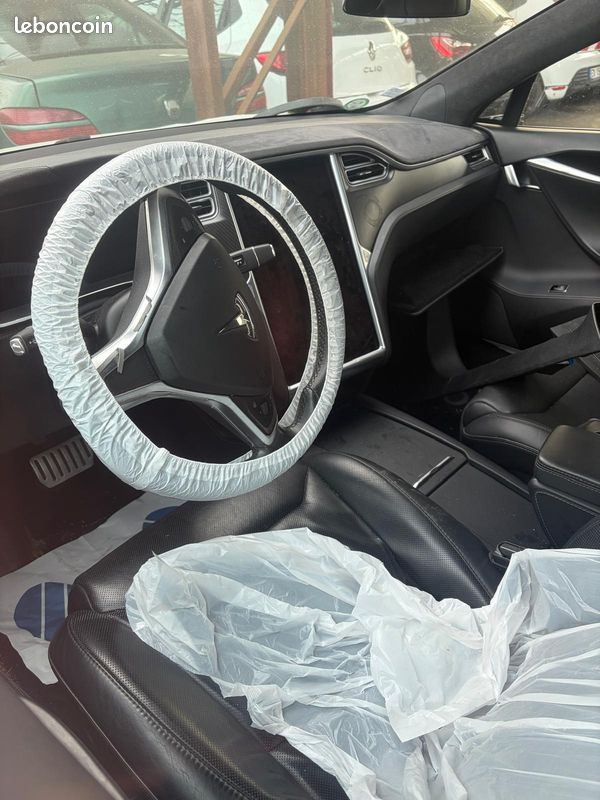 Tesla model s p100d dual motor accidente (image 5)