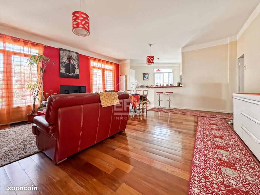 Appartement 5 pièces 115 m² · à Marseille · 115 m² · 320 000 €