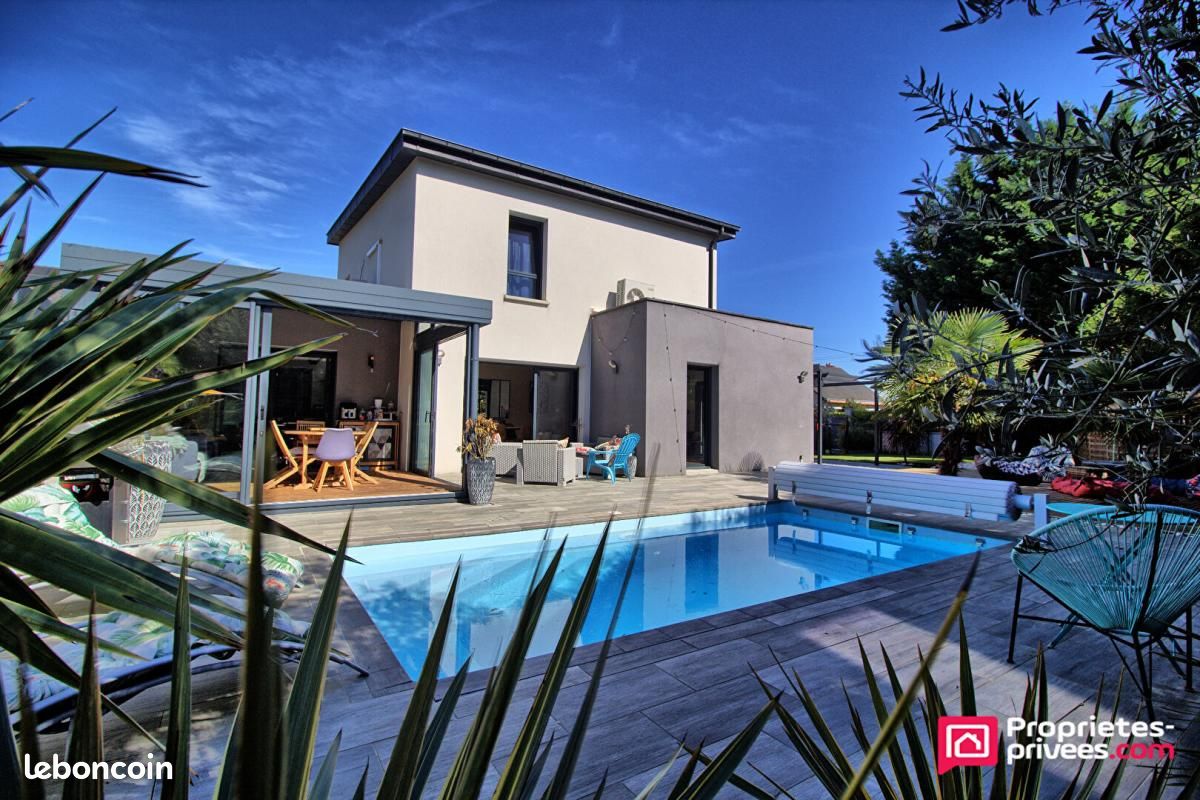 Maison 8 pièces 220 m² · à Trélazé · 220 m² · 469 900 €