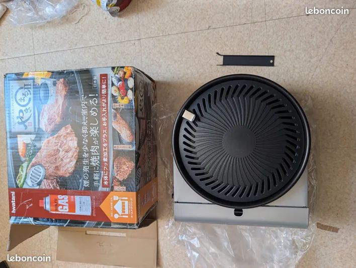 Iwatani Barbecue à Gaz Cassette Yakimaru II CB-SLG-2 - Yakiniku Indoor Sans Fumée Compact Et Pratique