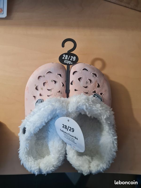 Crocs (image 1)