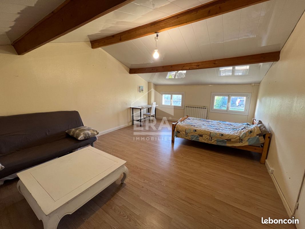 Maison 6 pièces 144 m² - Saint-Yzan-de-Soudiac 33920 (image principale 7)