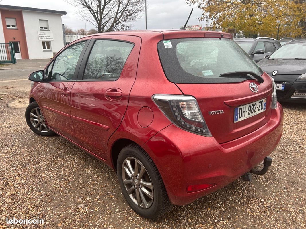 Toyota Yaris 1.4 D4D 90 Dynamic (image 2)