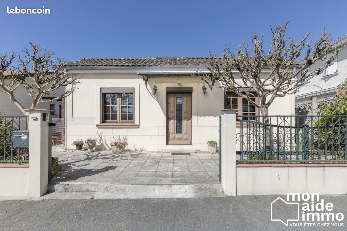 Maison plain-pied avec véranda et jardin près tram