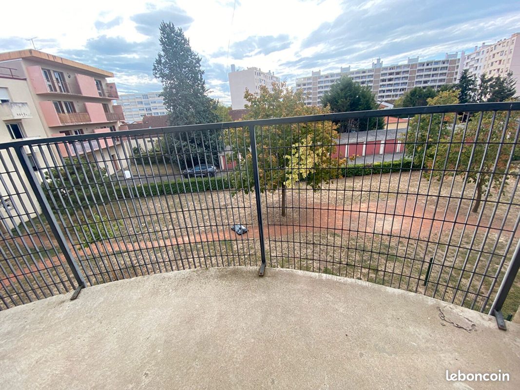 Appartement 3 pièces 62 m² · à Roanne · 62 m² · 541 €/mois