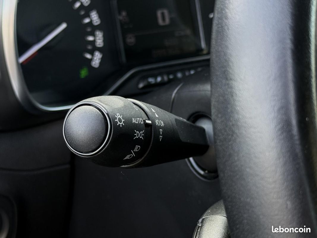 CITROEN C3 1.5 BlueHDi 100 S&S Shine Business (image 13)