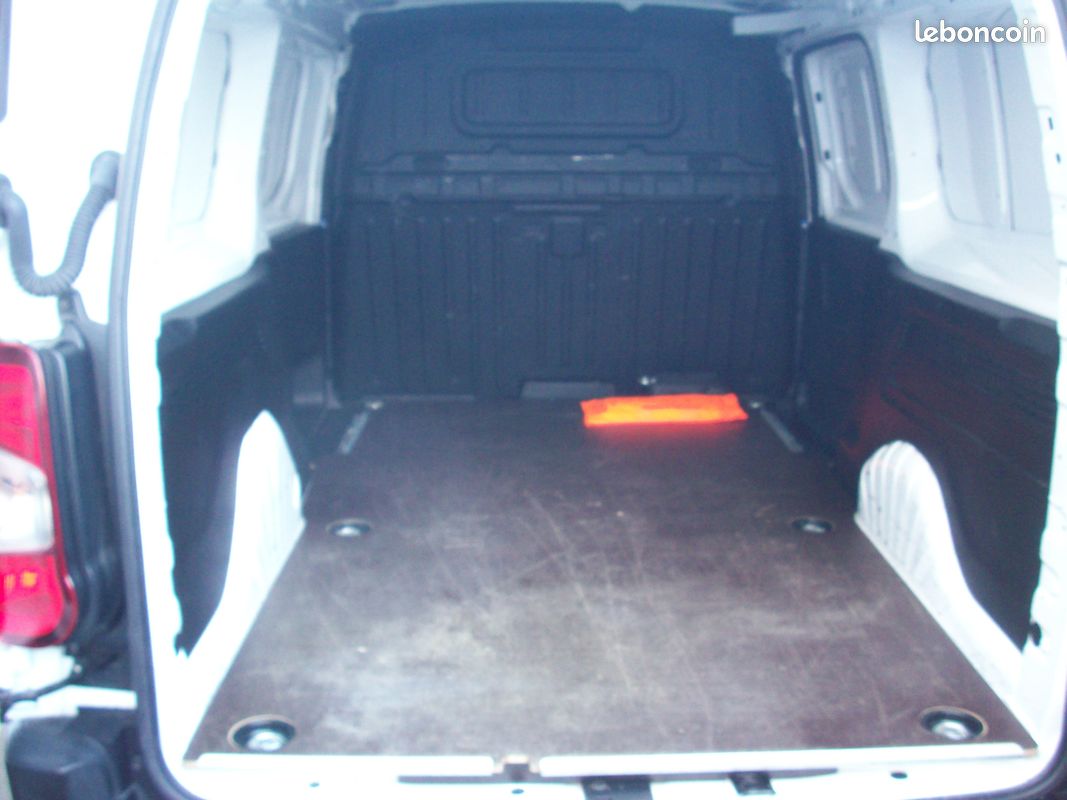 Opel combo cargo XL hdi 100..38600 kilometres..11250 euros ht (image 3)