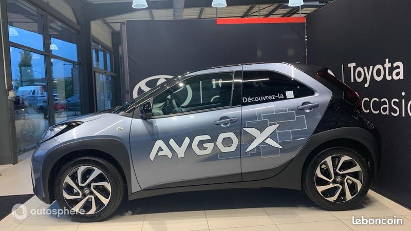 Toyota Aygo X 1.0 VVT-i 72ch Design S-CVT MY24 (image 8)