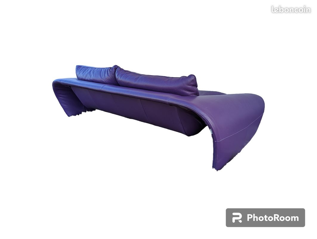 Canapé en cuir violet Château D’Ax design et original (image 4)