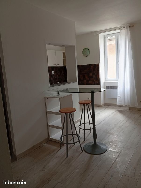 Appartement 2 pièces 32 m² · à Saint-Affrique · 32 m² · 390 €