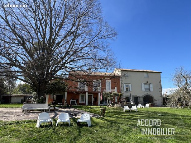 Maison 12 pièces 326 m²