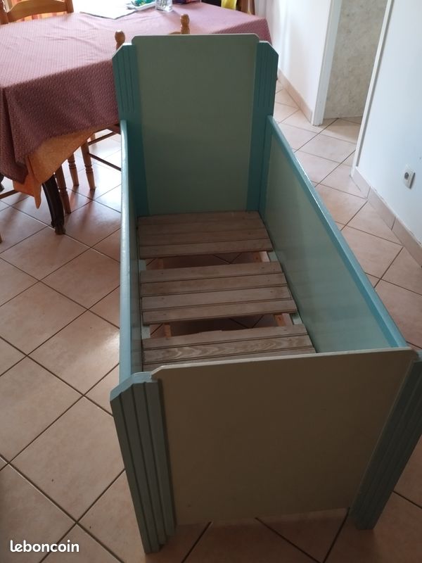 Lit en bois bleu pour enfant (image 3)