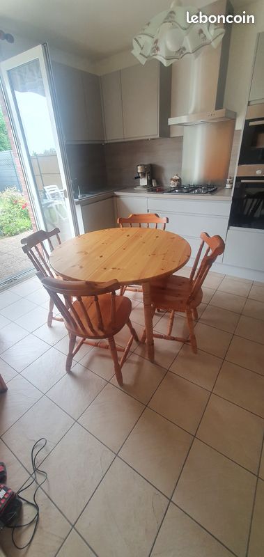 Table avec 4 chaises pin massif avec rallonge (image 1)