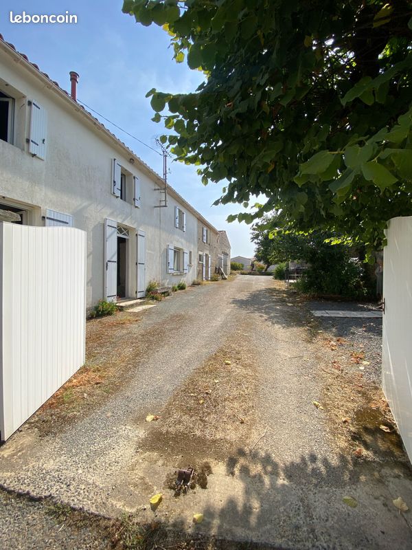 Maison 5 pièces 136 m² · à Benet · 136 m² · 245 000 €