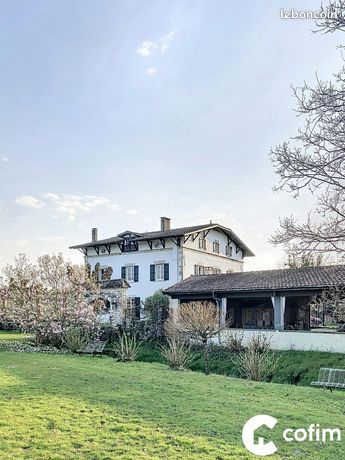 Maison 12 pièces 440 m²