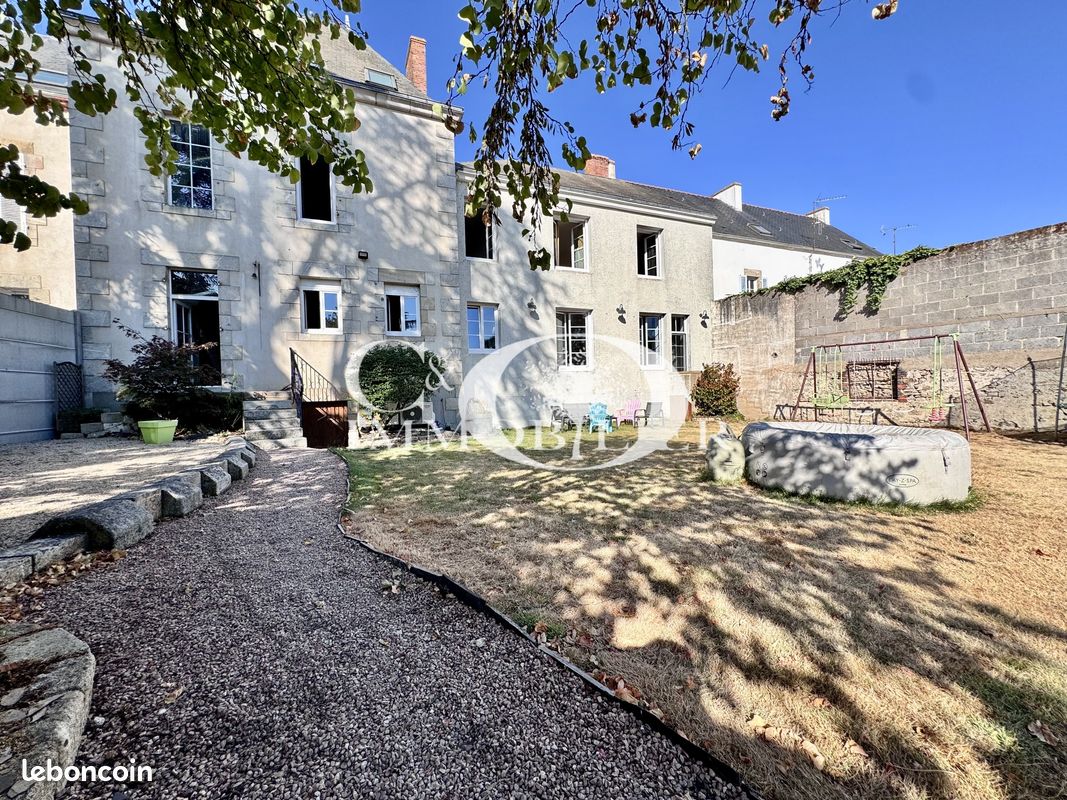 Maison 10 pièces 236 m² · à Les Lucs-sur-Boulogne · 236 m² · 389 000 €