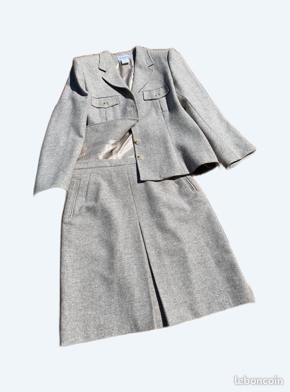 Tailleur taille 38 marque Caroll (image 1)
