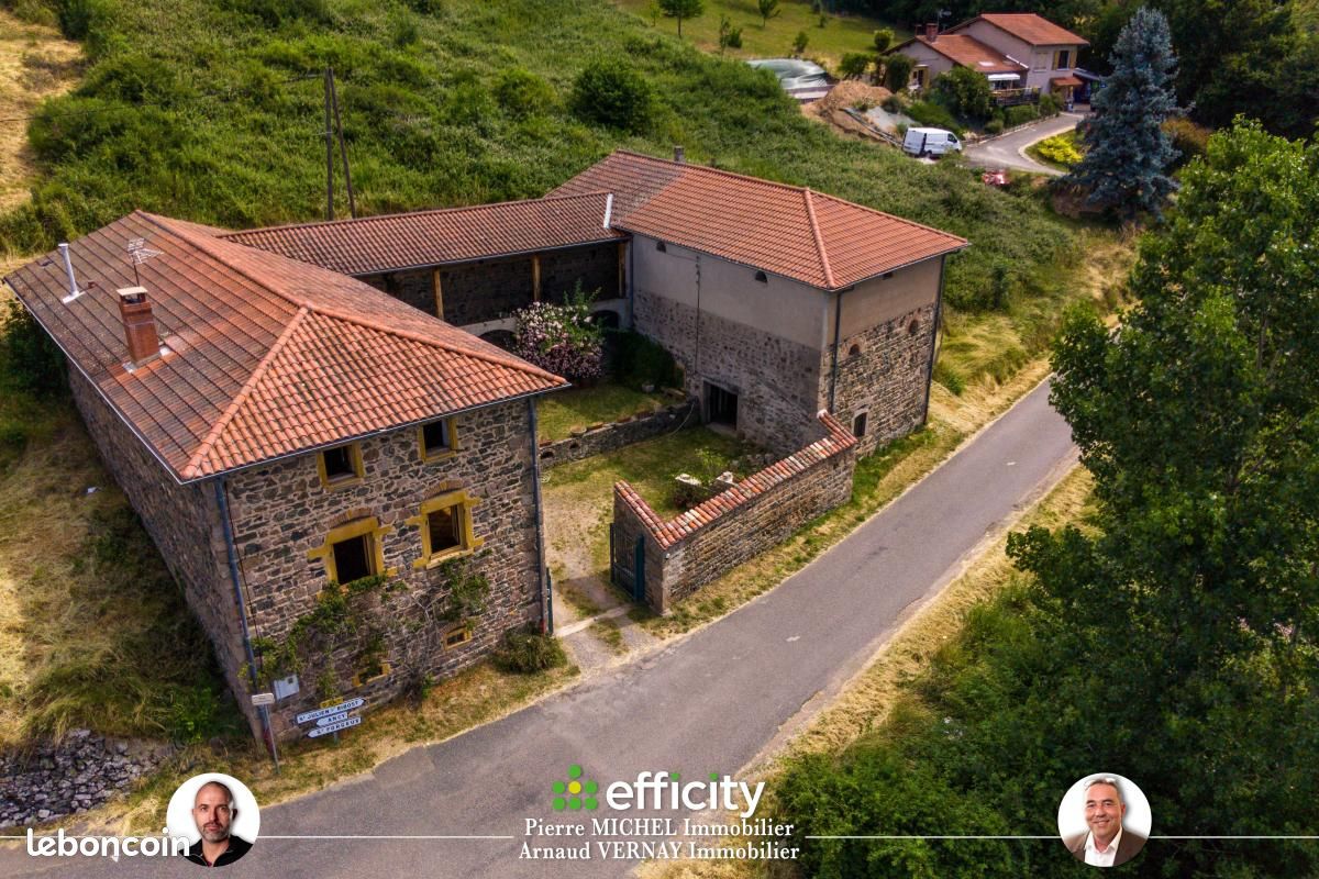 Maison 5 pièces 242 m² · à Montrottier · 242 m² · 320 000 €