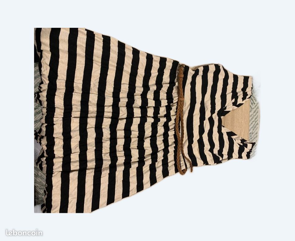 Robe (image 1)