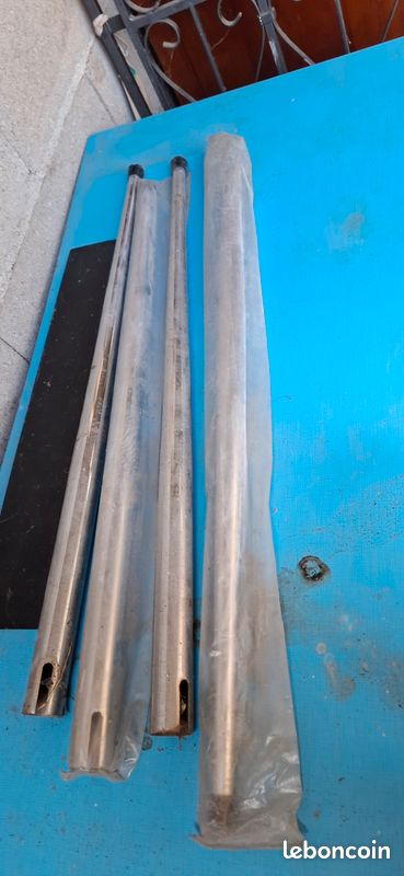 Table formica bleu ROC avec 1 chaise et 1 tabouret (image 9)