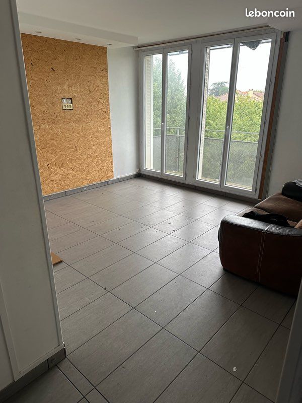 Appartement 4 pièces 70 m² · à Saint-Priest · 70 m² · 125 000 €