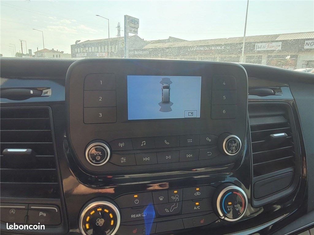 Ford Tourneo CUSTOM 320 L2H1 2.0 ECOBLUE 130 Trend Business (image 16)