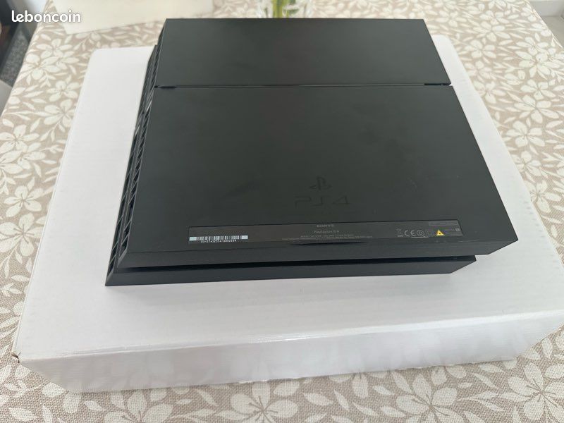 PS4 Slim avec jeux (image 2)