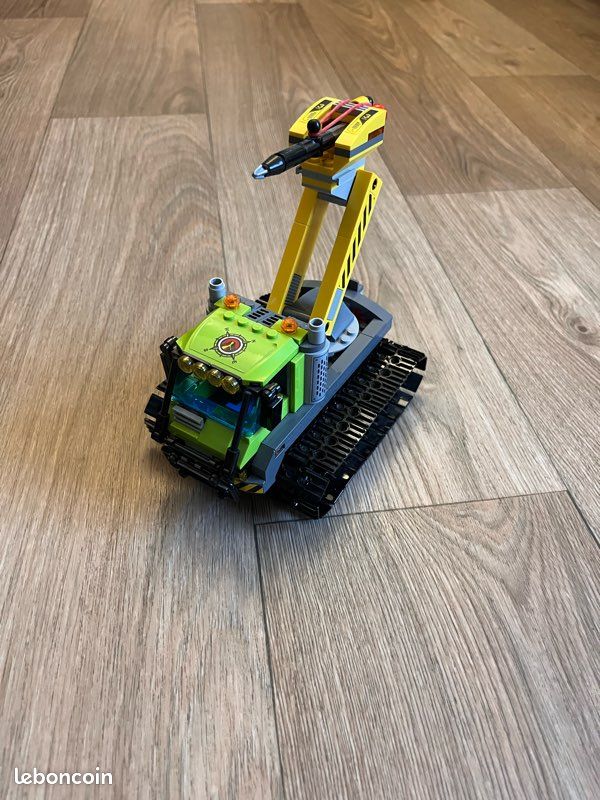 LEGO TECHNIC : La Grue sur chenilles Réf : 9391 --- EUR 9,00